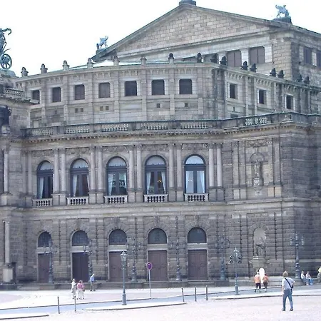 In With Swimming Pool Сasa de vacaciones *