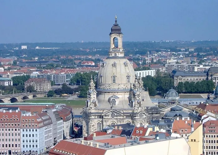 In With Swimming Pool * دريسدن