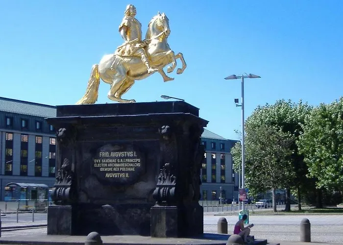 In With Swimming Pool Сasa de vacaciones *