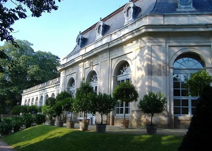 In With Swimming Pool دريسدن