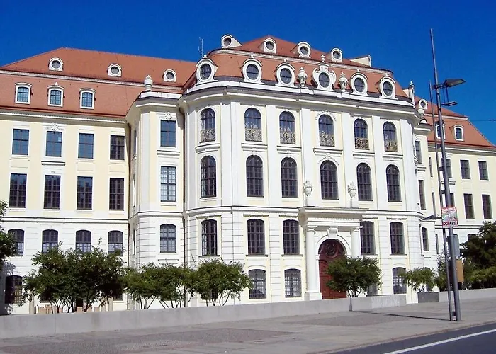 In With Swimming Pool